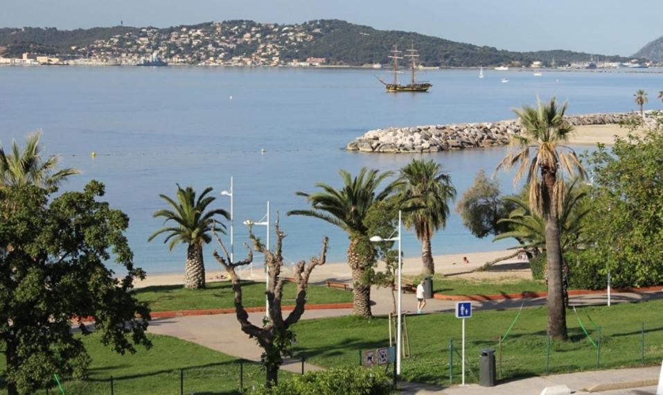 Appartement Avec Terrasse Toulon Exteriör bild